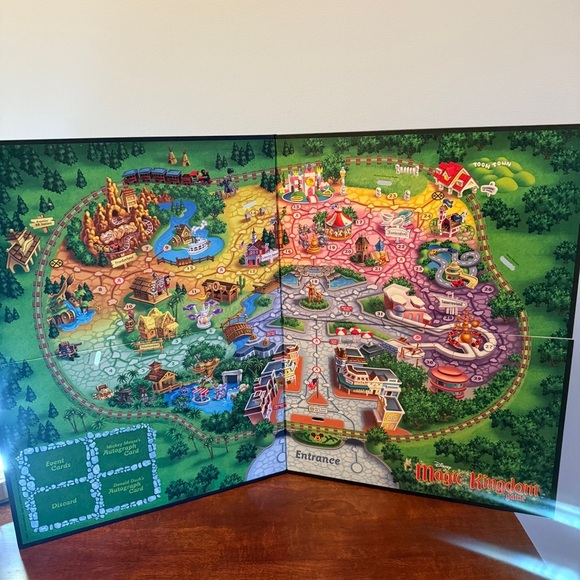 Disney’s Magic Kingdom Board Game - Picture 5 of 8